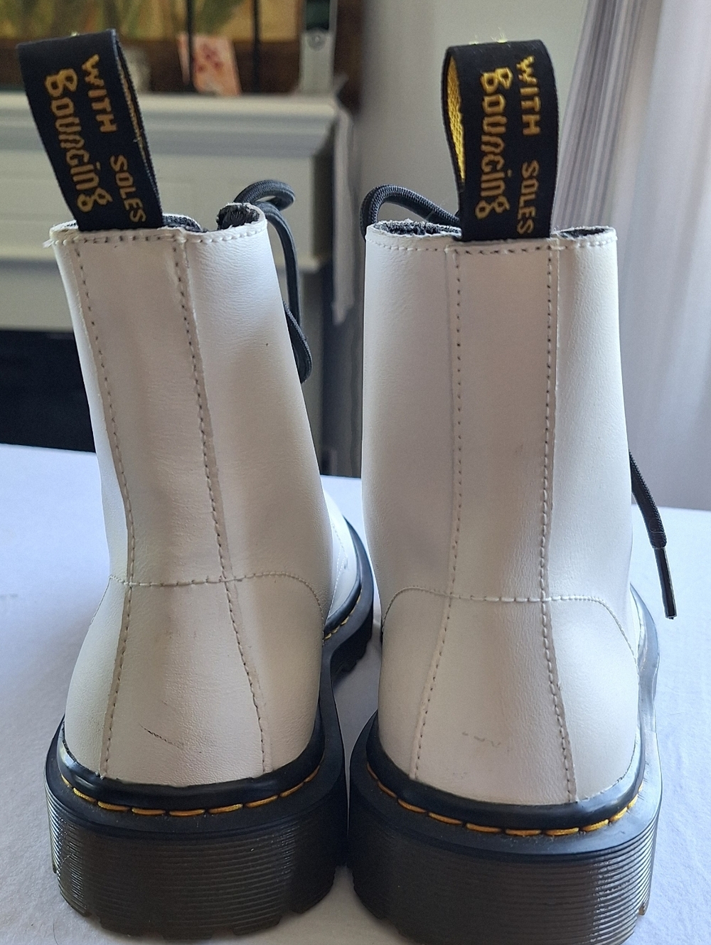 Dr. Martens Luana White Leather Combat Boots Lace-Up Size 8 New - Picture 4 of 6